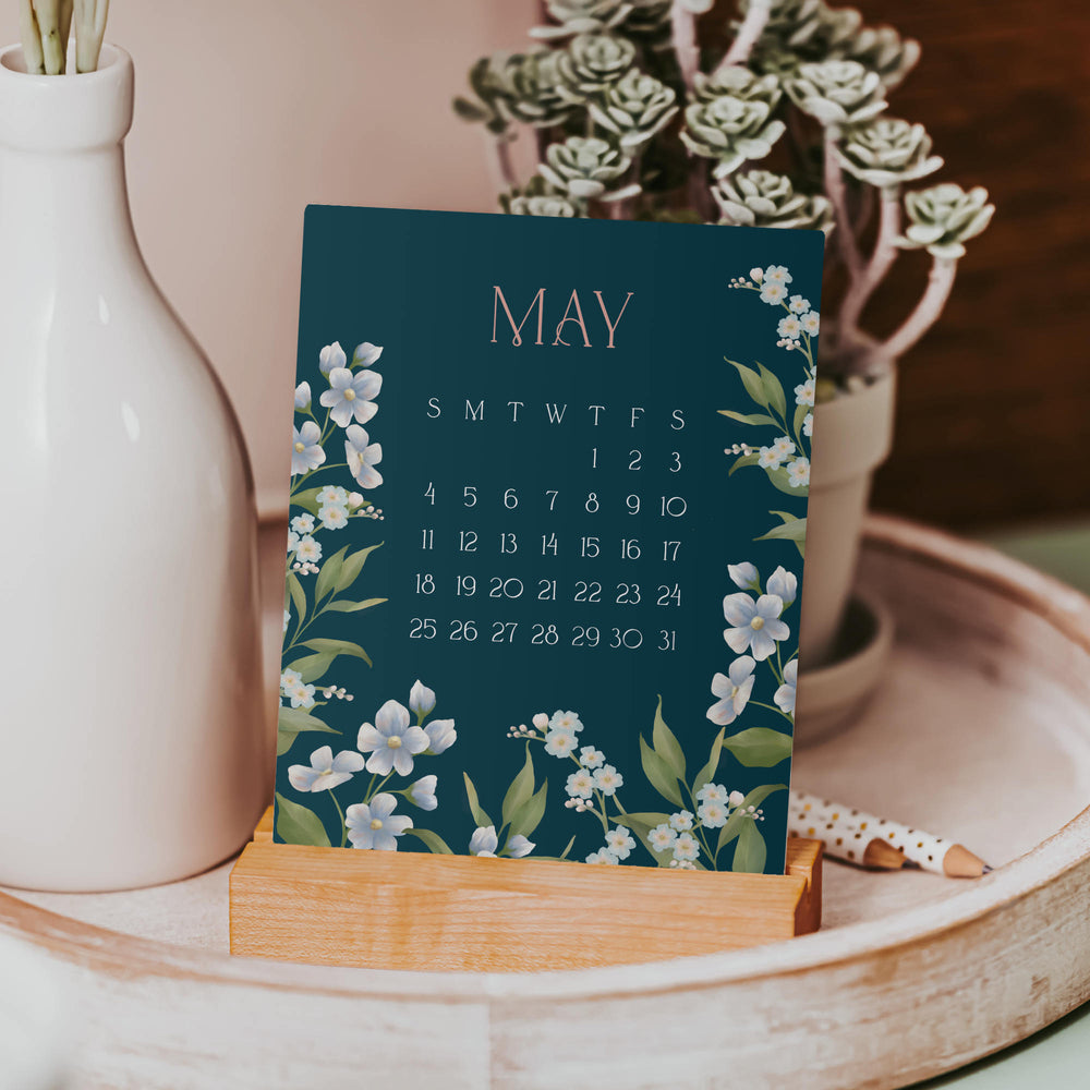 2025 Floral Desk Calendar